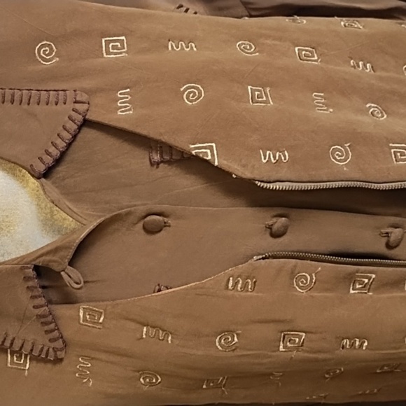 Soft Sueded Fabric Whipstitch Blouse Embroidered Vest Broomstick Skirt 3 Piece - Picture 16 of 16